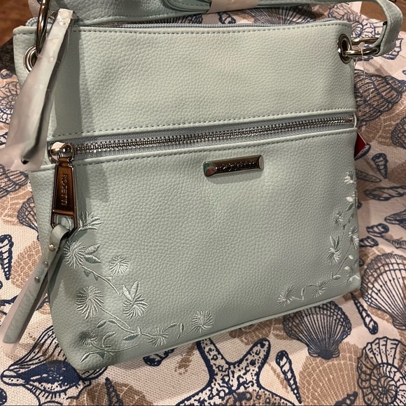 Rosetti Handbags - Rossetti crossbody purse in mint